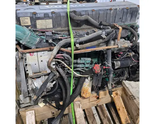 VOLVO D12 Engine Assembly