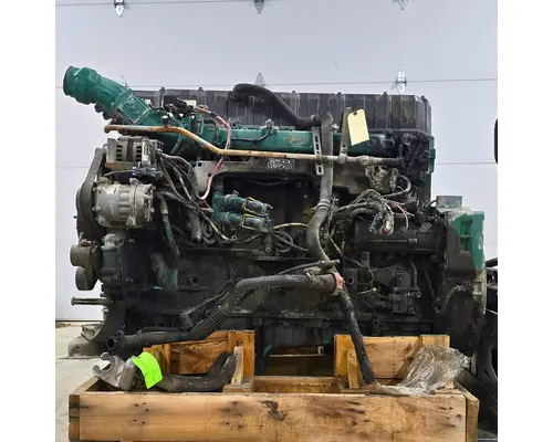 VOLVO D12 Engine Assembly