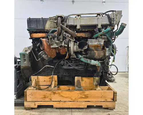 VOLVO D12 Engine Assembly