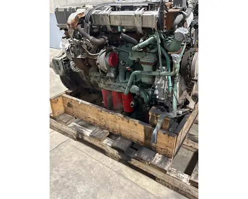 VOLVO D12 Engine Assembly
