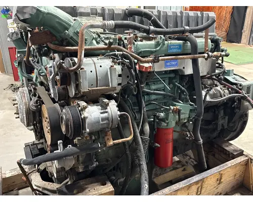 VOLVO D12 Engine Assembly