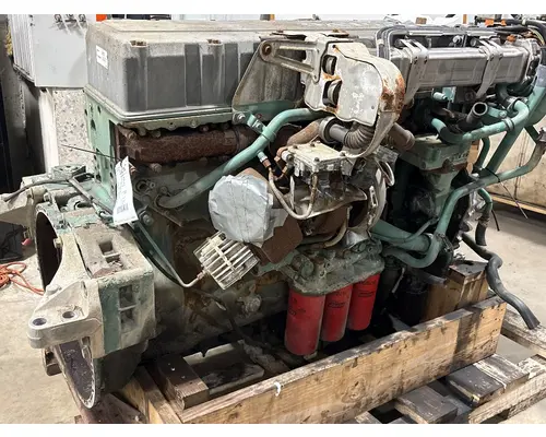 VOLVO D12 Engine Assembly