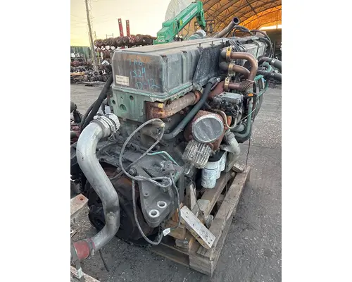 VOLVO D12 Engine Assembly