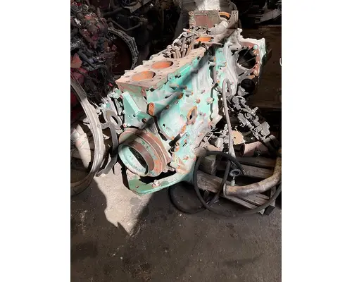 VOLVO D12 Engine Assembly