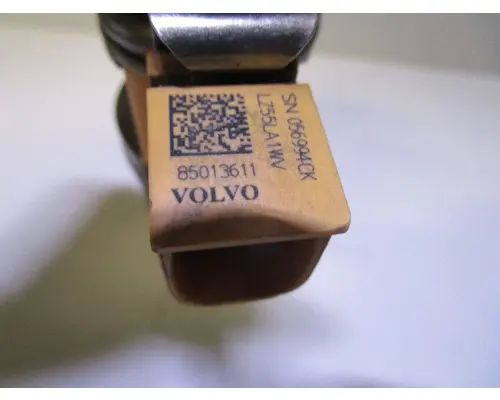 VOLVO D13_85013611 Fuel Injector