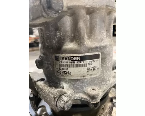 VOLVO D13 SCR Air Conditioner Compressor