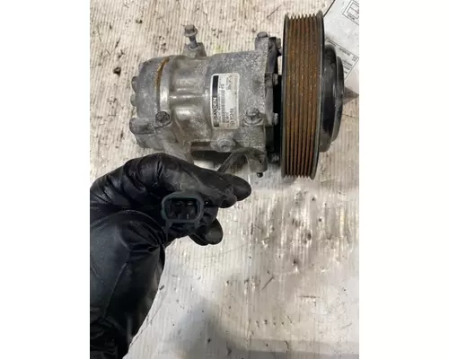 VOLVO D13 SCR Air Conditioner Compressor