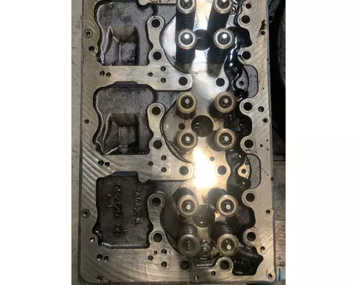 VOLVO D13 SCR Cylinder Head