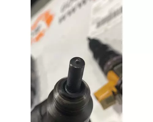 VOLVO D13 SCR Fuel Injector