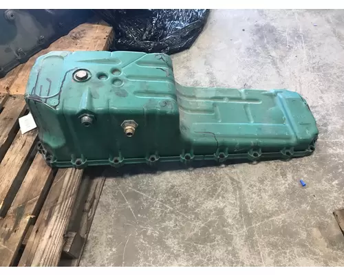 VOLVO D13 SCR Oil Pan