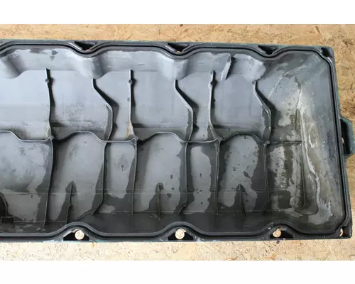 VOLVO D13 SCR Valve Cover