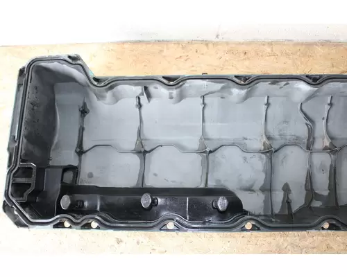 VOLVO D13 SCR Valve Cover