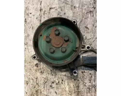 VOLVO D13 SCR Water Pump