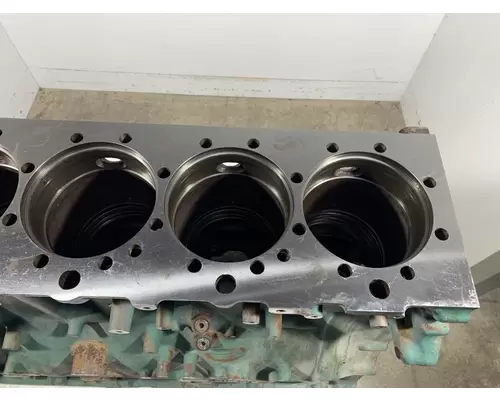 VOLVO D13F Cylinder Block