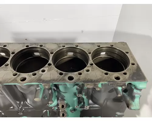 VOLVO D13J Cylinder Block