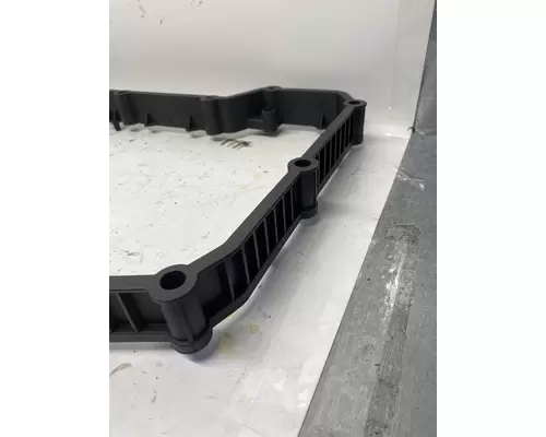 VOLVO D13J Valve Cover