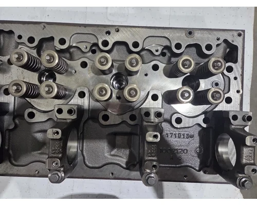 VOLVO D13M Cylinder Head