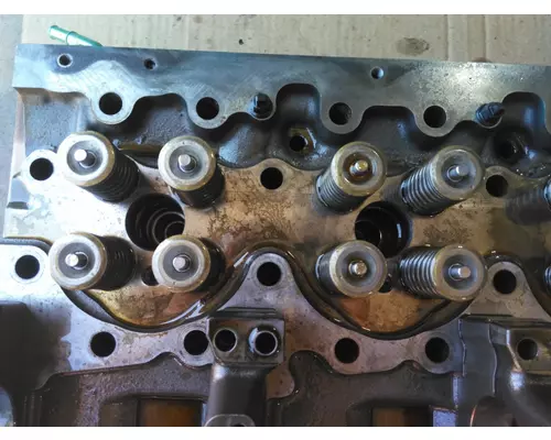 VOLVO D13 CYLINDER HEAD