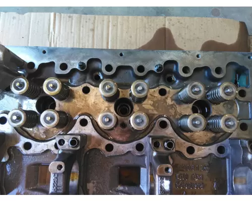 VOLVO D13 CYLINDER HEAD