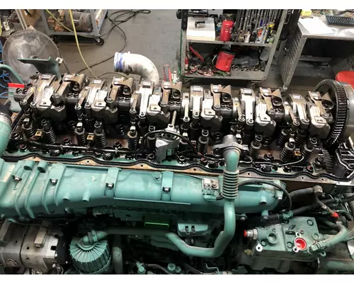 VOLVO D13 Engine Assembly