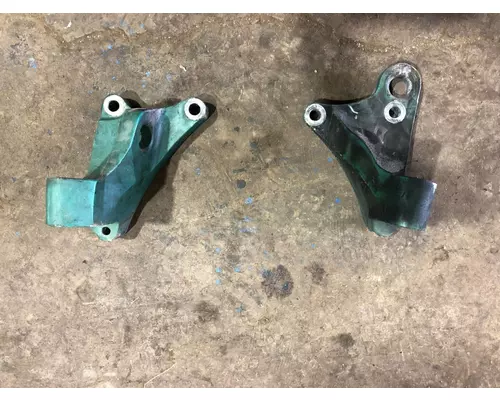 VOLVO D13 Engine Mounts