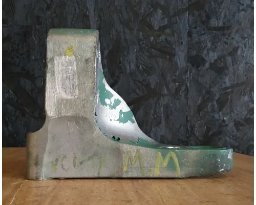 VOLVO D13 Engine Mounts