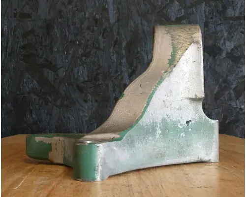 VOLVO D13 Engine Mounts