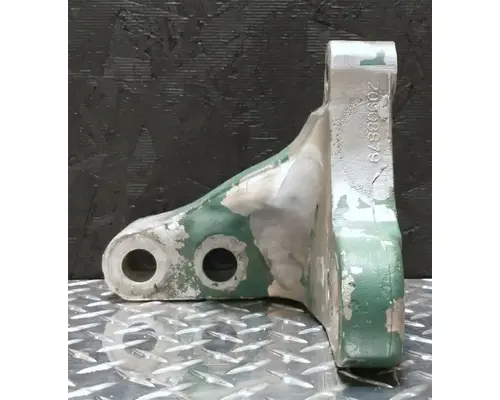 VOLVO D13 Engine Mounts