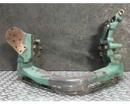 VOLVO D13 Engine Mounts