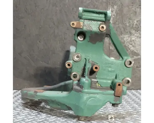 VOLVO D13 Engine Mounts