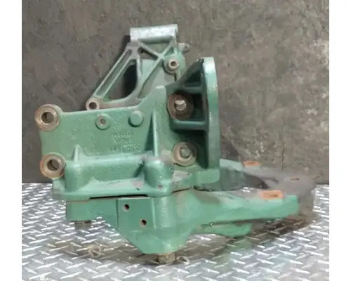 VOLVO D13 Engine Mounts