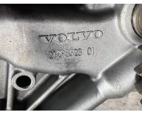 VOLVO D13 Engine Oil Pump