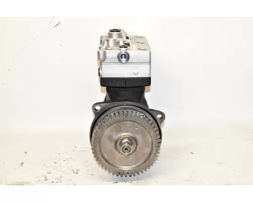 VOLVO D13 Engine Pump