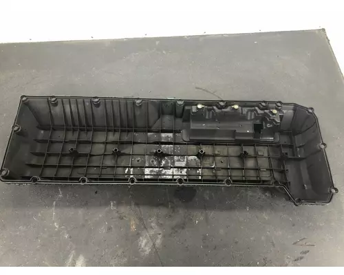 VOLVO D13 Engine Valve Cover