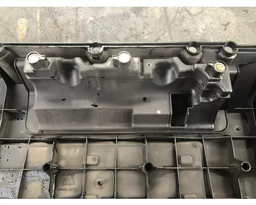 VOLVO D13 Engine Valve Cover