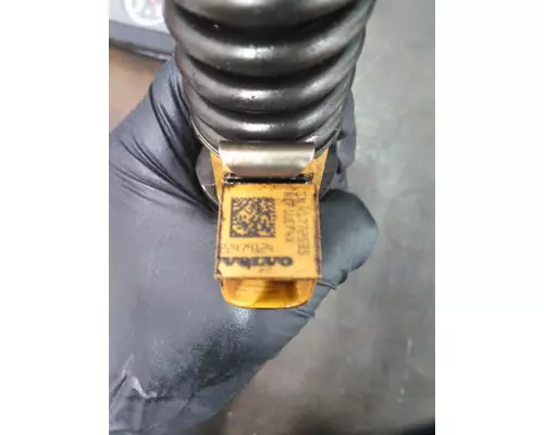 VOLVO D13 FUEL INJECTOR