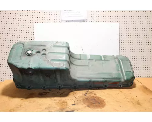 VOLVO D13 Oil Pan