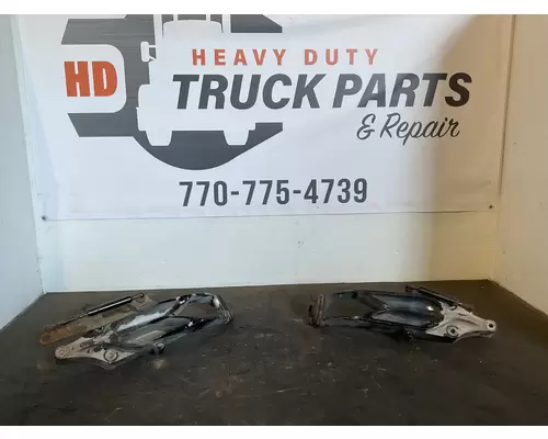 VOLVO D13 Radiator Core Support