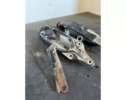 VOLVO D13 Radiator Core Support