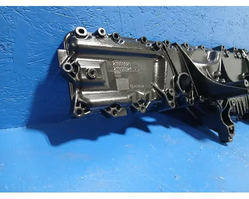 VOLVO D13 Valve Cover