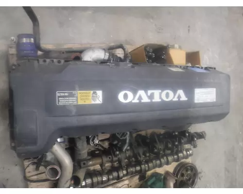 VOLVO D13 Valve Cover