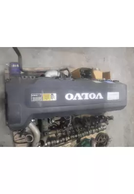 VOLVO D13 Valve Cover