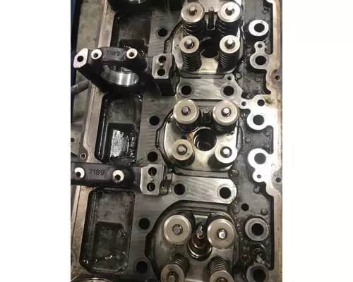 VOLVO D16 SCR Cylinder Head