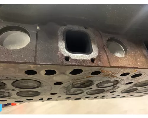 VOLVO D16 SCR Cylinder Head