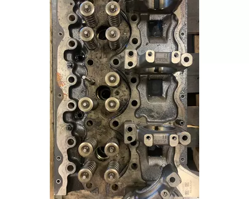 VOLVO D16 SCR Cylinder Head