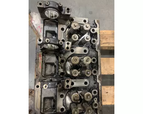 VOLVO D16 SCR Cylinder Head