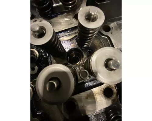 VOLVO D16 SCR Cylinder Head