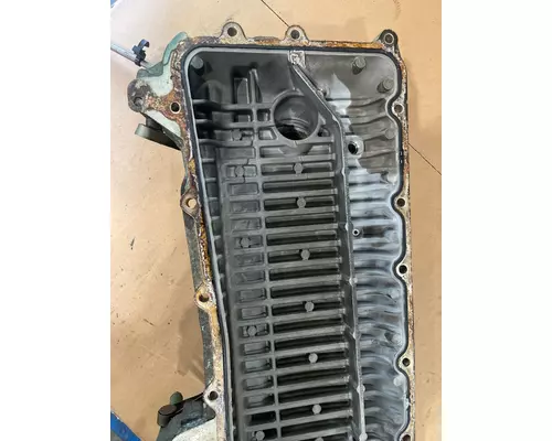 VOLVO D16 SCR Engine Oil Cooler