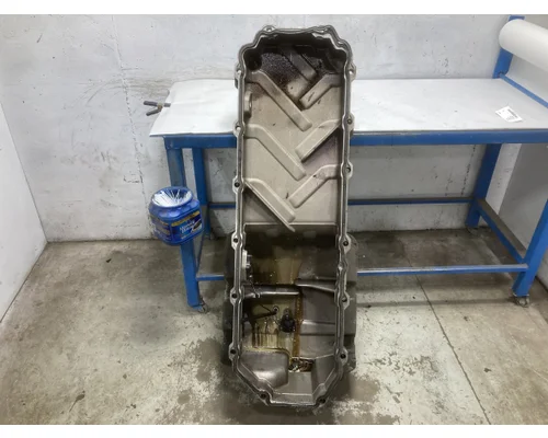 VOLVO D16 SCR Engine Oil Pan
