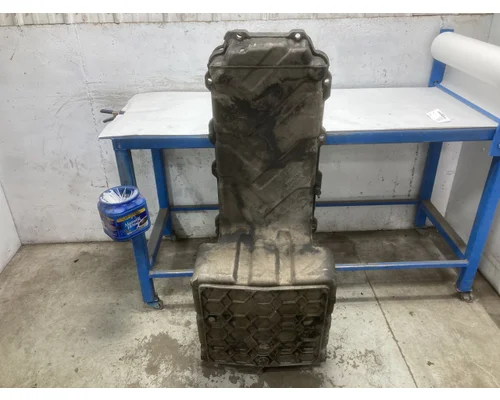VOLVO D16 SCR Engine Oil Pan